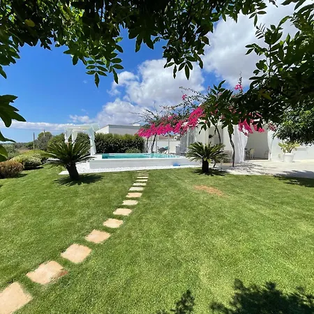 Lucia Villa