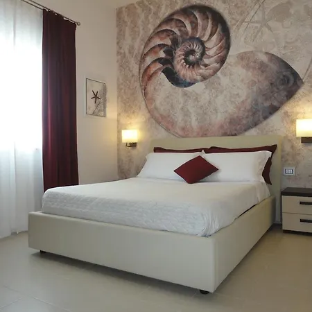 Lucia Villa *