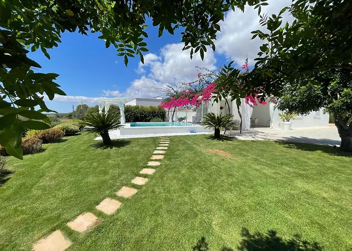Lucia Villa